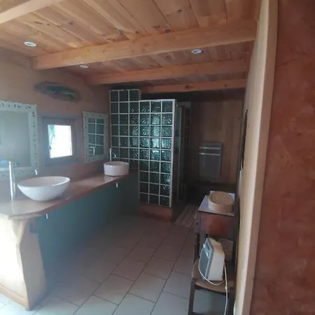 Les Trois Caselles *